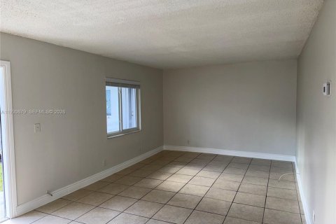 Apartment in Fort Lauderdale, Florida 2 bedrooms, 72 sq.m. № 1989320 - photo 9