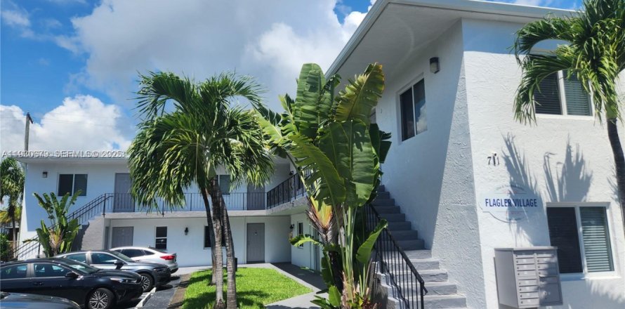 Квартира в Форт-Лодердейл, Флорида 2 спальни, 72м2 № 1989320