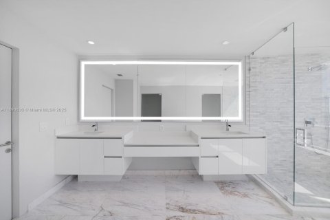 Купить кондоминиум в Майами, Флорида 4 спальни, 422.89м2, № 1945790 - фото 18