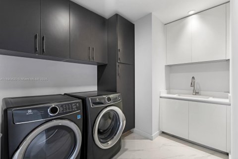 Купить кондоминиум в Майами, Флорида 4 спальни, 422.89м2, № 1945790 - фото 23