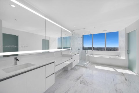 Купить кондоминиум в Майами, Флорида 4 спальни, 422.89м2, № 1945790 - фото 16