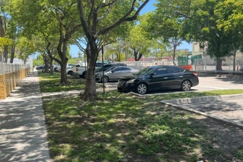 Condo in North Miami Beach, Florida, 2 bedrooms  № 1953746 - photo 9