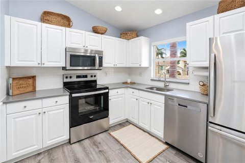 Copropriété à vendre à Sarasota, Floride: 2 chambres, 105.72 m2 № 2403312 - photo 10