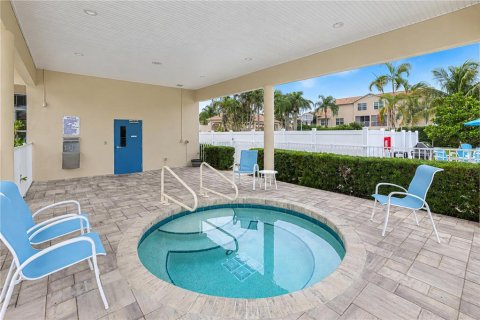 Copropriété à vendre à Sarasota, Floride: 2 chambres, 105.72 m2 № 2403312 - photo 25