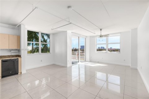 Copropriété à louer à Miami, Floride: 1 chambre, 105.35 m2 № 2055587 - photo 15