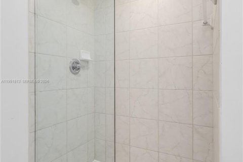 Copropriété à louer à Miami, Floride: 1 chambre, 105.35 m2 № 2055587 - photo 30