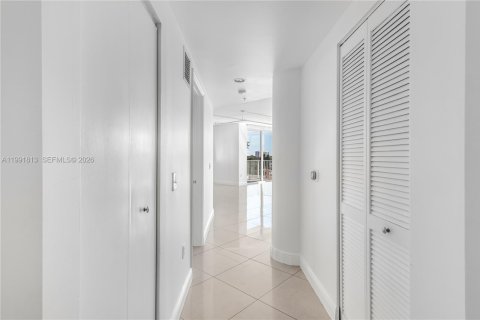 Copropriété à louer à Miami, Floride: 1 chambre, 105.35 m2 № 2055587 - photo 14
