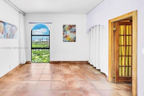 Condo in Aventura, Florida, 2 bedrooms № 2170718 - photo 10