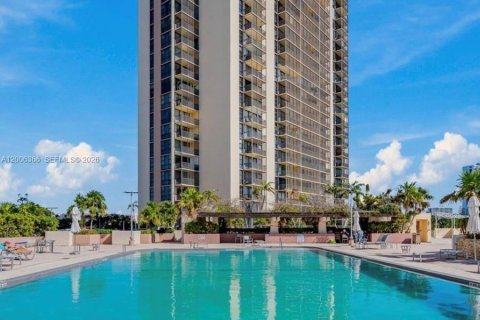 Condo in Aventura, Florida, 2 bedrooms № 2170718 - photo 19