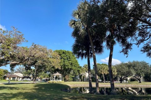 Townhouse in Boca Raton, Florida 2 bedrooms, 118.82 sq.m. № 1972716 - photo 4