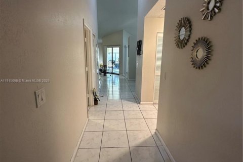 Townhouse in Boca Raton, Florida 2 bedrooms, 118.82 sq.m. № 1972716 - photo 12