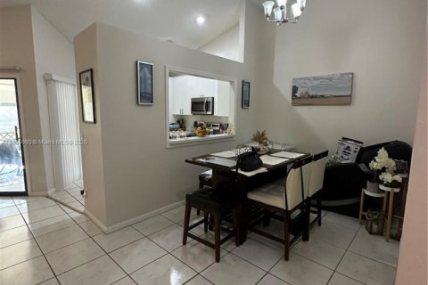 Townhouse in Boca Raton, Florida 2 bedrooms, 118.82 sq.m. № 1972716 - photo 11