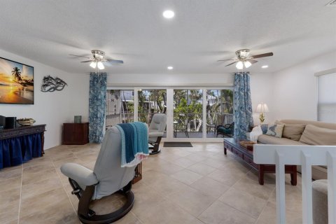 Condo in Holmes Beach, Florida, 3 bedrooms  № 1905937 - photo 18