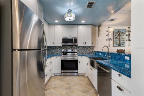 Condo in Holmes Beach, Florida, 3 bedrooms  № 1905937 - photo 9