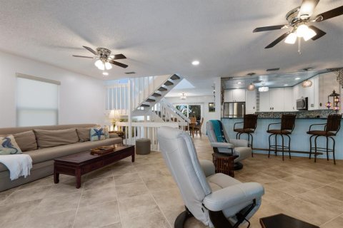 Condo in Holmes Beach, Florida, 3 bedrooms  № 1905937 - photo 22