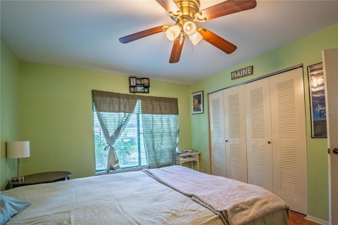 Condo in Largo, Florida, 2 bedrooms  № 1918758 - photo 9