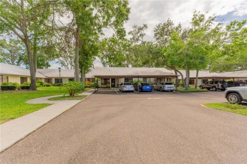 Condo in Largo, Florida, 2 bedrooms  № 1918758 - photo 19