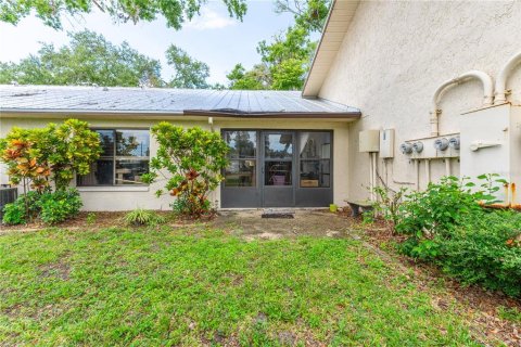 Condo in Largo, Florida, 2 bedrooms  № 1918758 - photo 17
