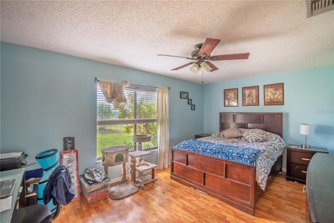 Condo in Largo, Florida, 2 bedrooms  № 1918758 - photo 10