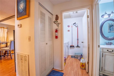 Condo in Largo, Florida, 2 bedrooms  № 1918758 - photo 15