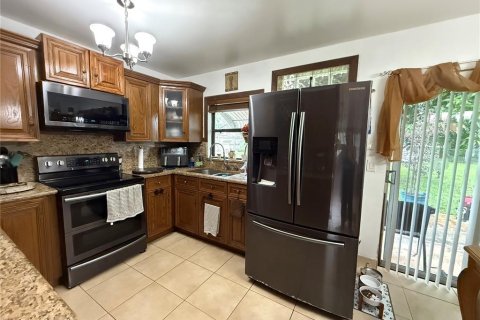 Casa en venta en Tampa, Florida, 3 dormitorios, 96.43 m2 № 1905351 - foto 7