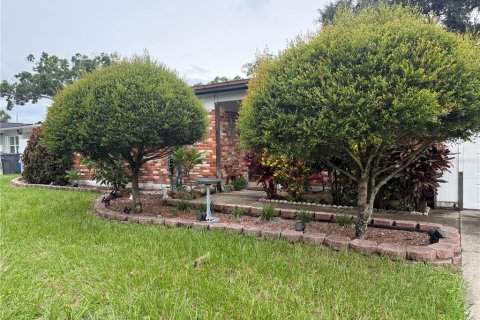 Casa en venta en Tampa, Florida, 3 dormitorios, 96.43 m2 № 1905351 - foto 1