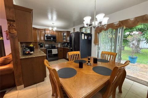Casa en venta en Tampa, Florida, 3 dormitorios, 96.43 m2 № 1905351 - foto 6