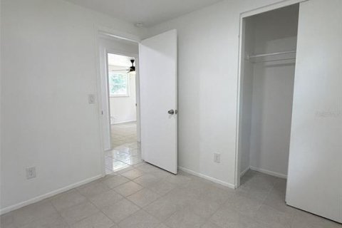 House in Tampa, Florida 4 bedrooms, 125.05 sq.m. № 2378071 - photo 18