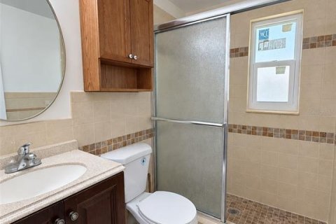 House in Tampa, Florida 4 bedrooms, 125.05 sq.m. № 2378071 - photo 12