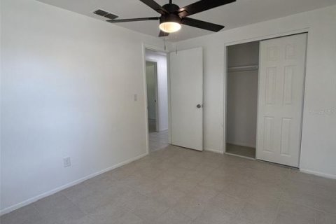 House in Tampa, Florida 4 bedrooms, 125.05 sq.m. № 2378071 - photo 16