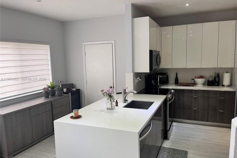 Condominio en alquiler en Coconut Creek, Florida, 3 dormitorios, 143.35 m2 № 2029770 - foto 12