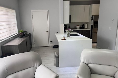 Condominio en alquiler en Coconut Creek, Florida, 3 dormitorios, 143.35 m2 № 2029770 - foto 9