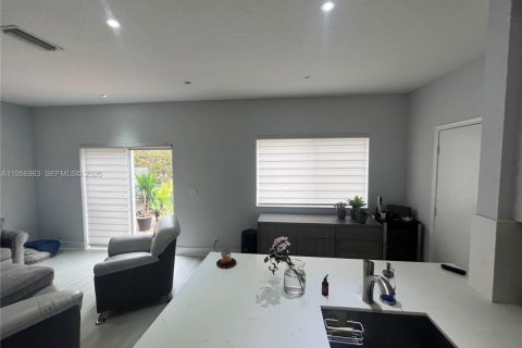 Condominio en alquiler en Coconut Creek, Florida, 3 dormitorios, 143.35 m2 № 2029770 - foto 10