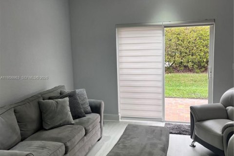 Condominio en alquiler en Coconut Creek, Florida, 3 dormitorios, 143.35 m2 № 2029770 - foto 18