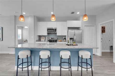 Villa ou maison à vendre à Poinciana, Floride: 4 chambres, 162.3 m2 № 2227210 - photo 8