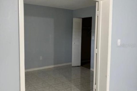 Condo in Palm Harbor, Florida, 2 bedrooms  № 1833354 - photo 10