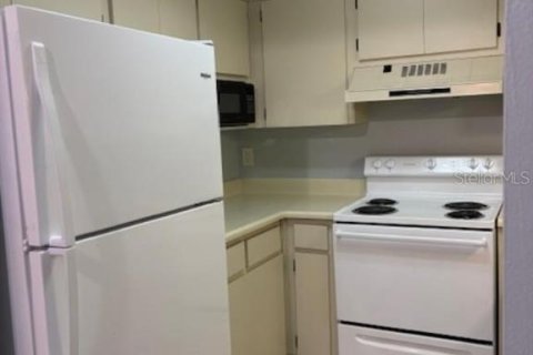 Condo in Palm Harbor, Florida, 2 bedrooms  № 1833354 - photo 6