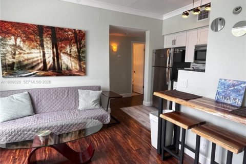 Condo in Miami Beach, Florida, 2 bedrooms  № 2051484