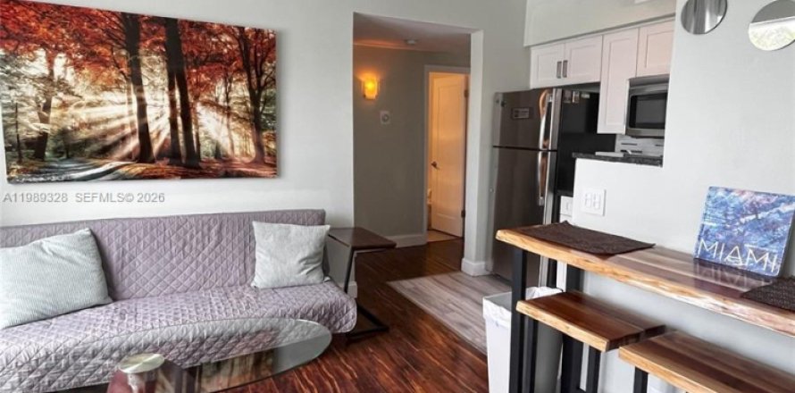 Condo in Miami Beach, Florida, 2 bedrooms  № 2051484