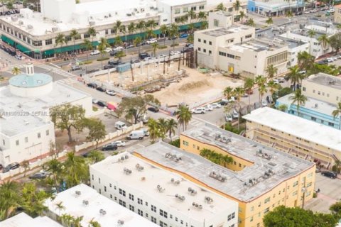 Condo in Miami Beach, Florida, 2 bedrooms  № 2051484 - photo 16