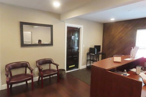 Propiedad comercial en alquiler en Altamonte Springs, Florida, 141.03 m2 № 1538687 - foto 12