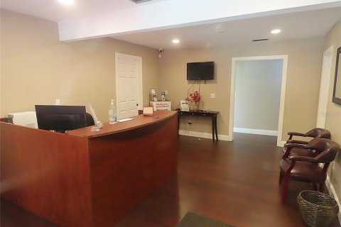 Propiedad comercial en alquiler en Altamonte Springs, Florida, 141.03 m2 № 1538687 - foto 13