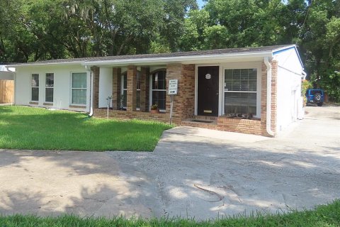 Propiedad comercial en alquiler en Altamonte Springs, Florida, 141.03 m2 № 1538687 - foto 3