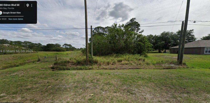 Terrain à Palm Bay, Floride № 1946179