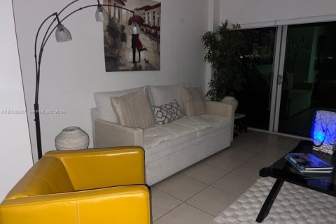 Condo in Miami, Florida, 1 bedroom № 2077453 - photo 24