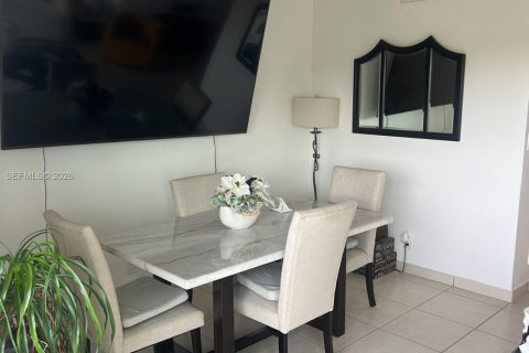 Condo in Miami, Florida, 1 bedroom № 2077453 - photo 15