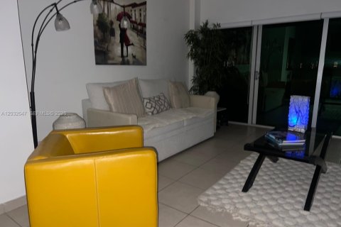 Condo in Miami, Florida, 1 bedroom № 2077453 - photo 28