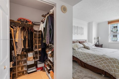 Condominio en venta en Miami, Florida, 2 dormitorios, 105.91 m2 № 2013547 - foto 17