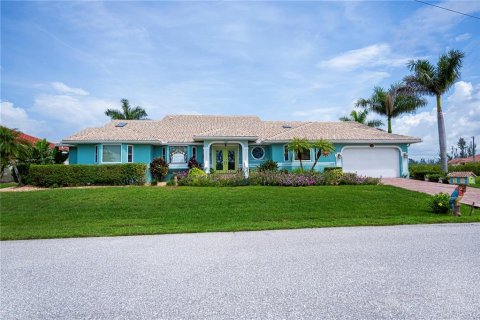 Casa en venta en Punta Gorda, Florida, 5 dormitorios, 283.72 m2 № 1815489 - foto 6