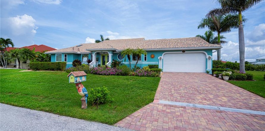 Casa en Punta Gorda, Florida 5 dormitorios, 283.72 m2 № 1815489